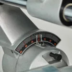 Sierra ingleteadora telescópica 10" 2.000W - Imagen 8